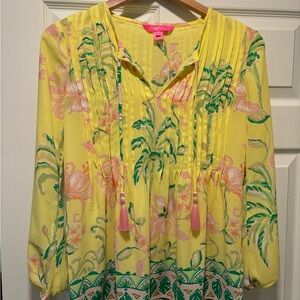Beautiful LILLY PULITZER Mariliana tunic. Rare yellow print.